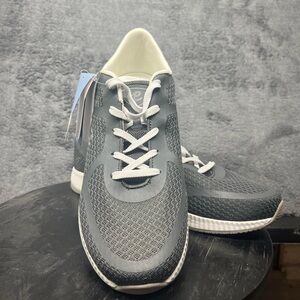 Easy Spirit Anti-Gravity Breathable Cushioned Athletic Work Grey Sneakers 11W